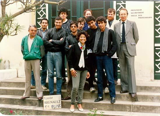 r_1985-1986_term c.jpg - Lycée Regnault - TANGER / MAROC - Année scolaire: 1985-86 -Classe : Terminale C Photo fournie par Fabrice DOMINGO  